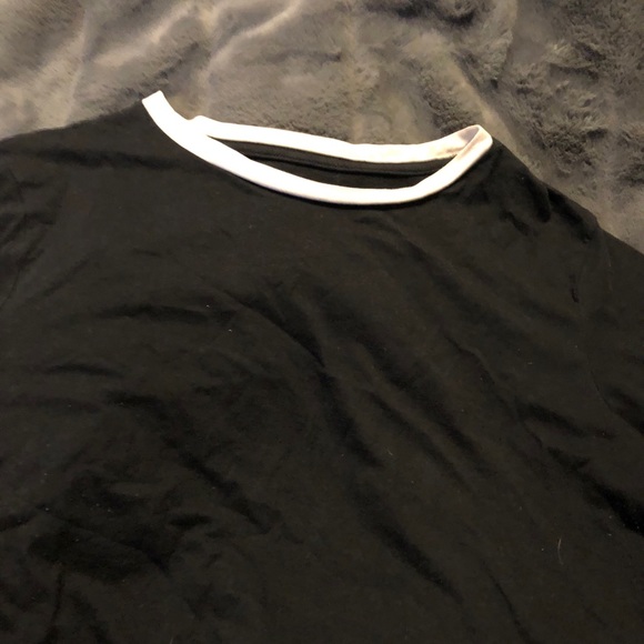 Black t shirt - Picture 3 of 4